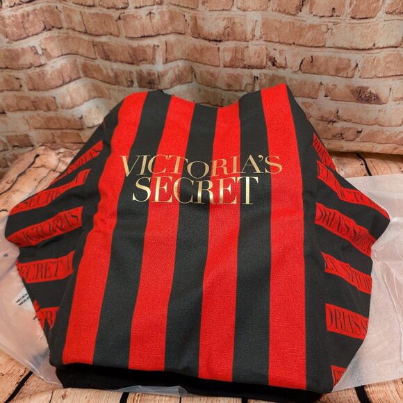 Victoria's Secret Bold Red and Black Large Tote NWT - Picture 1 of 8